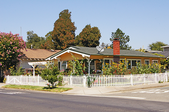 A 1925 Craftsman home in California with an impressive garden.